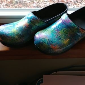 Dansko nursing shoes